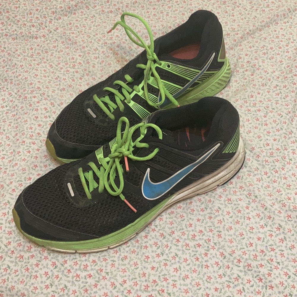 Nike structure 16 running shoes!